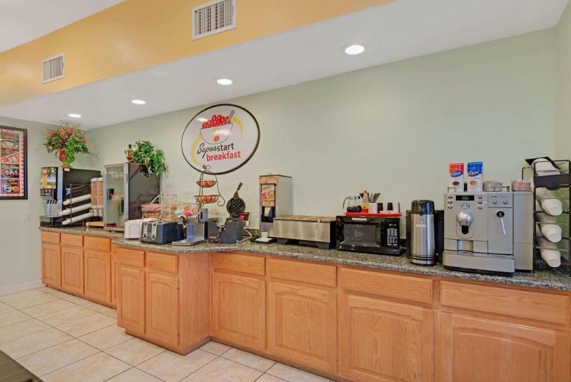 Rodeway Inn Charlotte Airport Area 외부 사진